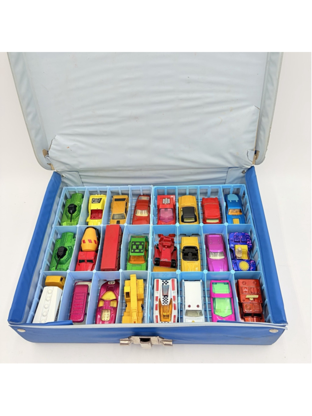 MATCHBOX LESNEY 24 Car Lot SUPERFAST Made in England Collector Case 1969-76